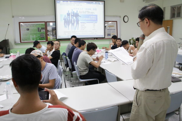 105學年度第一學期跨領域學分學程說明會圖片