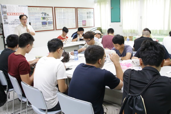 105學年度第一學期跨領域學分學程說明會圖片