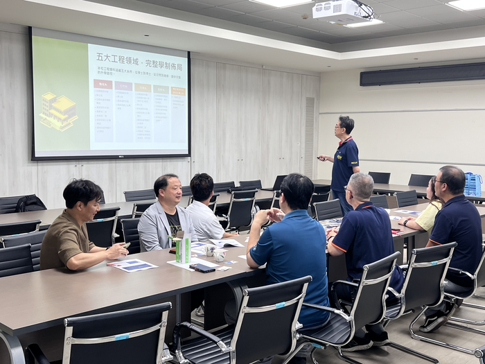 115.07.13萬潤科技來訪討論科技人才培育及產學合作事宜圖片