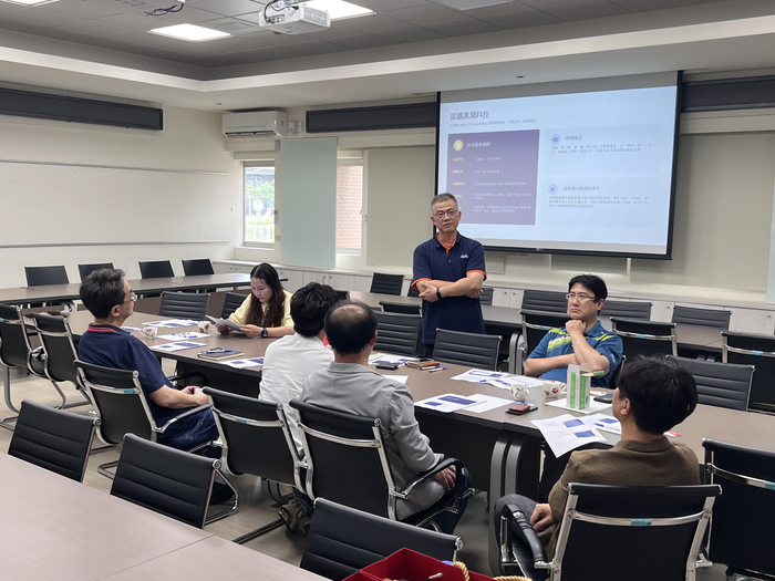 115.07.13萬潤科技來訪討論科技人才培育及產學合作事宜圖片