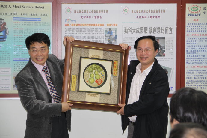102年院長迎新送舊茶會暨教師座談會圖片