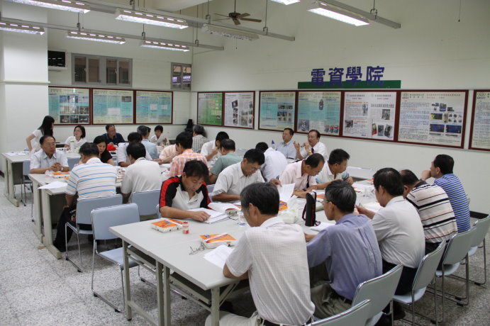 101學年度第二學期院務會議圖片