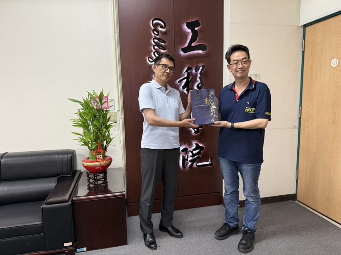 管理本部 人事部副部長 高田啟介