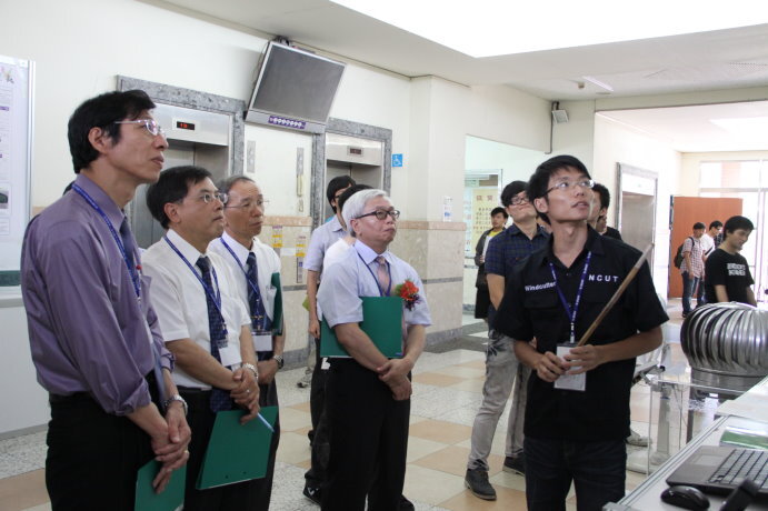 102年度學生實務專題創意製作比賽圖片