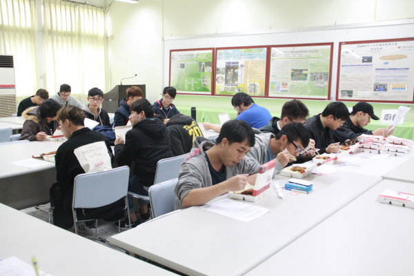 105學年度第二學期跨領域學分學程說明會圖片