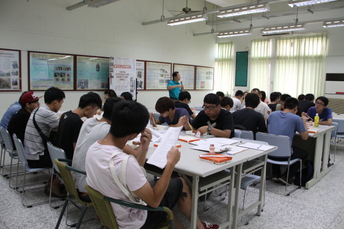 102學年度第一學期跨領域學程說明會圖片