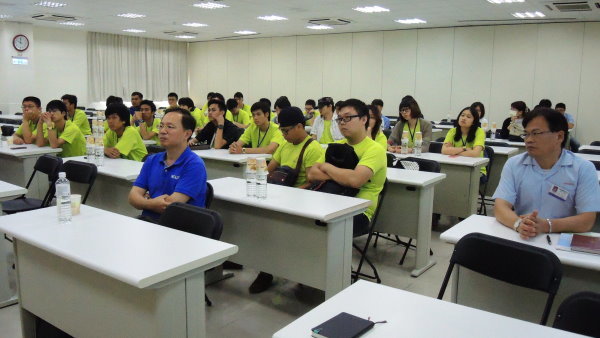 2015 國際學生夏令營活動圖片