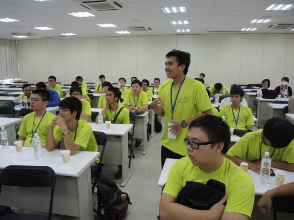 2015 國際學生夏令營活動圖片