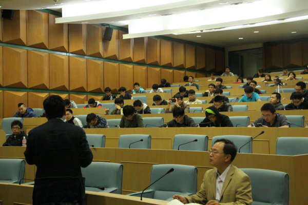 103學年度第二學期碩士班共同時段專題演講圖片