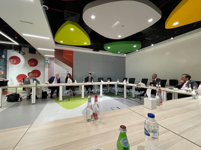 2025.12.08院長至阿布達比大學(Abu Dhabi University, ADU)與對方簽訂MOU圖片