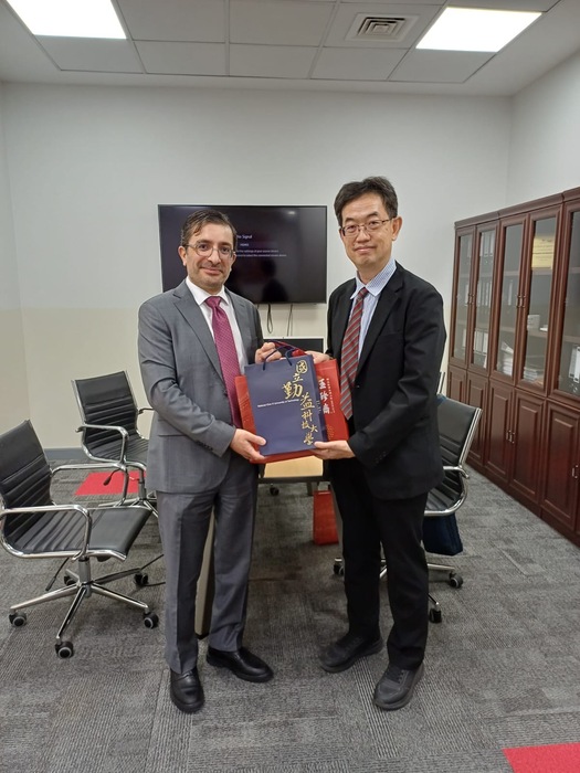 2025.12.08院長至阿布達比大學(Abu Dhabi University, ADU)與對方簽訂MOU圖片