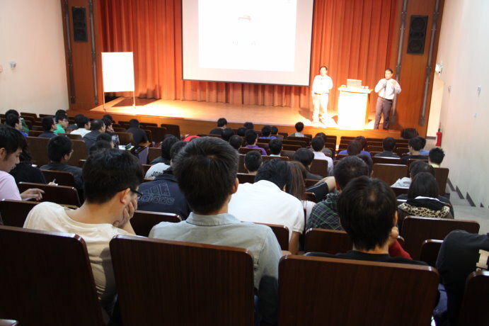 102學年度第一學期第一次碩士班專題演講圖片