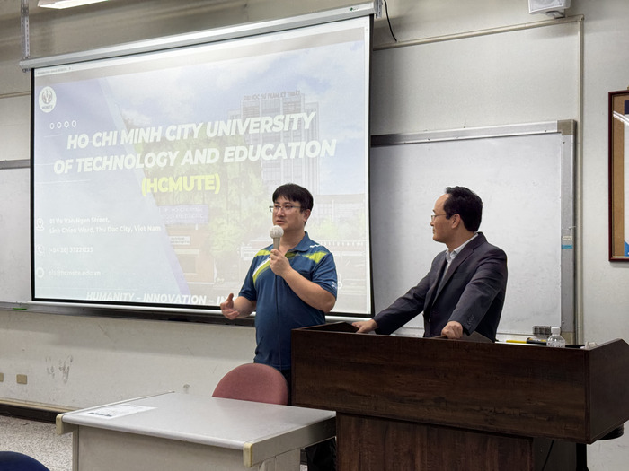 PGS.TS. Hoàng An Quốc至冷凍系與師生交流圖片