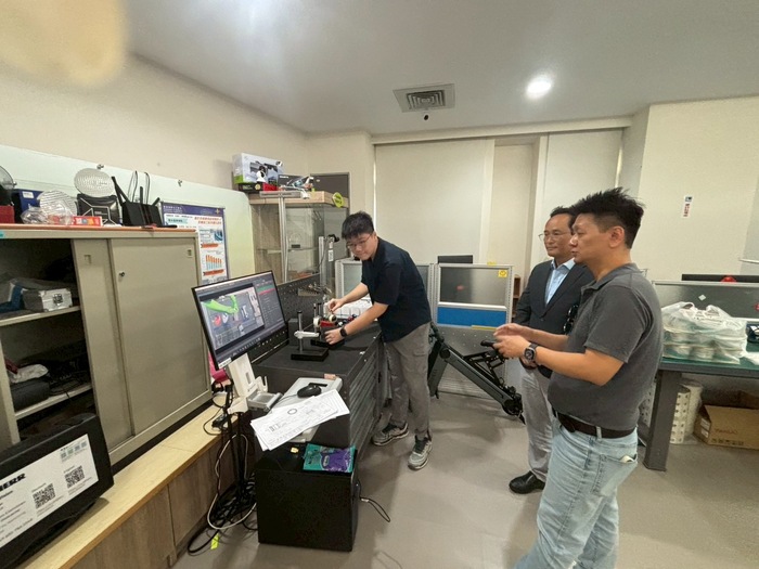 PGS.TS. Hoàng An Quốc至智動系與師生交流圖片