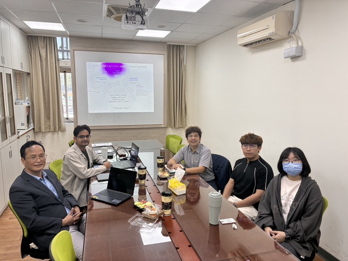 PGS.TS. Hoàng An Quốc至智動系與師生交流圖片