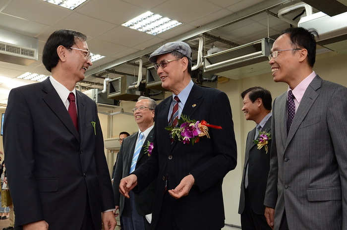102年大金和泰興業產學合作中心開幕典禮圖片