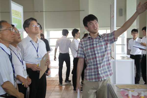 104年度學生實務專題創意製作競賽圖片