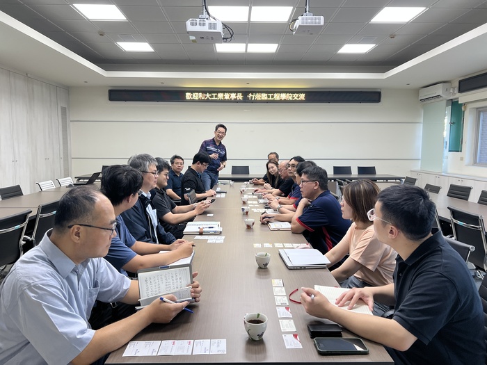 115.10.27和大工業沈千慈董事長率相關主管洽談產學合作圖片