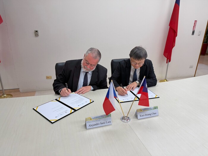 2026.10.14 本校與MATERIÁLOVÝ A METALURGICKÝ VÝZKUM s.r.o.簽訂MOU圖片