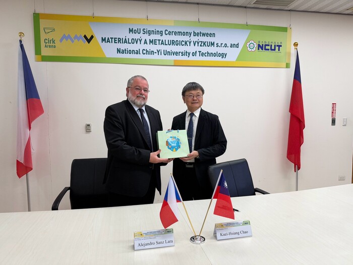 2026.10.14 本校與MATERIÁLOVÝ A METALURGICKÝ VÝZKUM s.r.o.簽訂MOU圖片