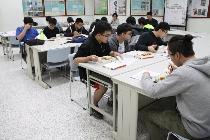 106學年度第二學期跨領域學分學程說明會圖片