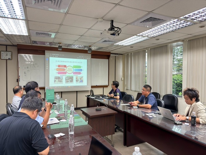 115.08.20 院長率副院長及系所主任拜訪漢翔公司洽談產學合作圖片