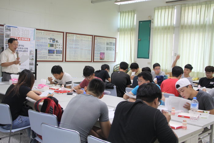104學年度第一學期跨領域學分學程說明會圖片