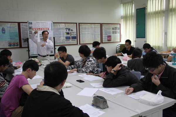 103學年度第二學期跨領域學分學程說明會圖片