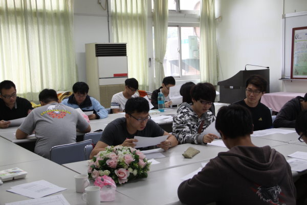 103學年度第二學期跨領域學分學程說明會圖片