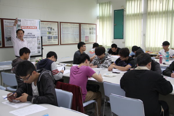 103學年度第二學期跨領域學分學程說明會圖片