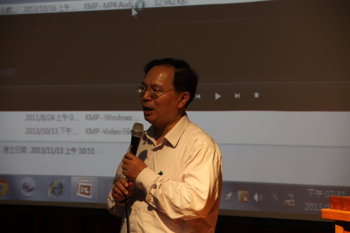 102學年度第一學期第二次碩士班專題演講圖片