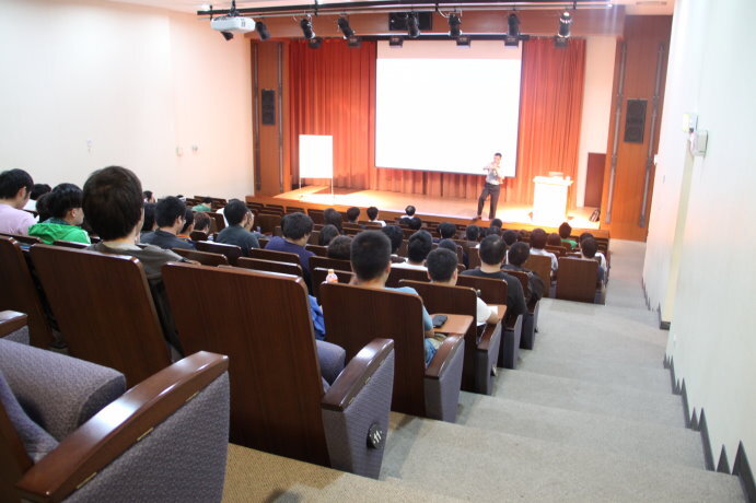 102學年度第一學期第二次碩士班專題演講圖片